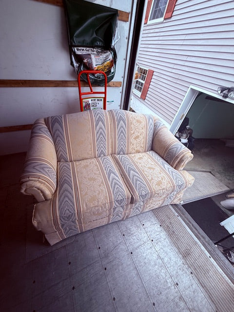 LOVE SEAT