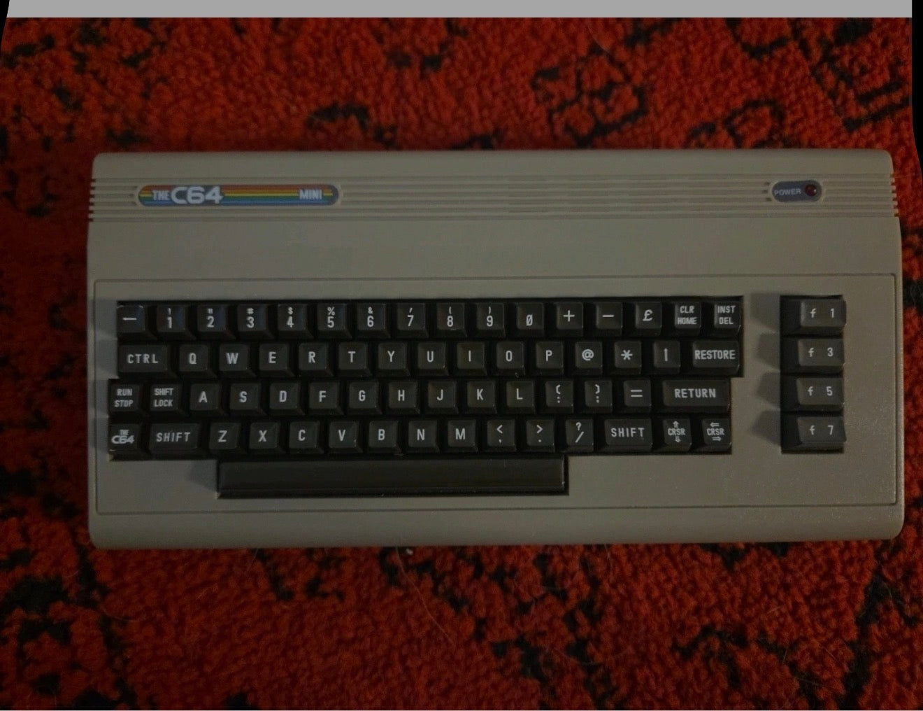 COMMODORE 64