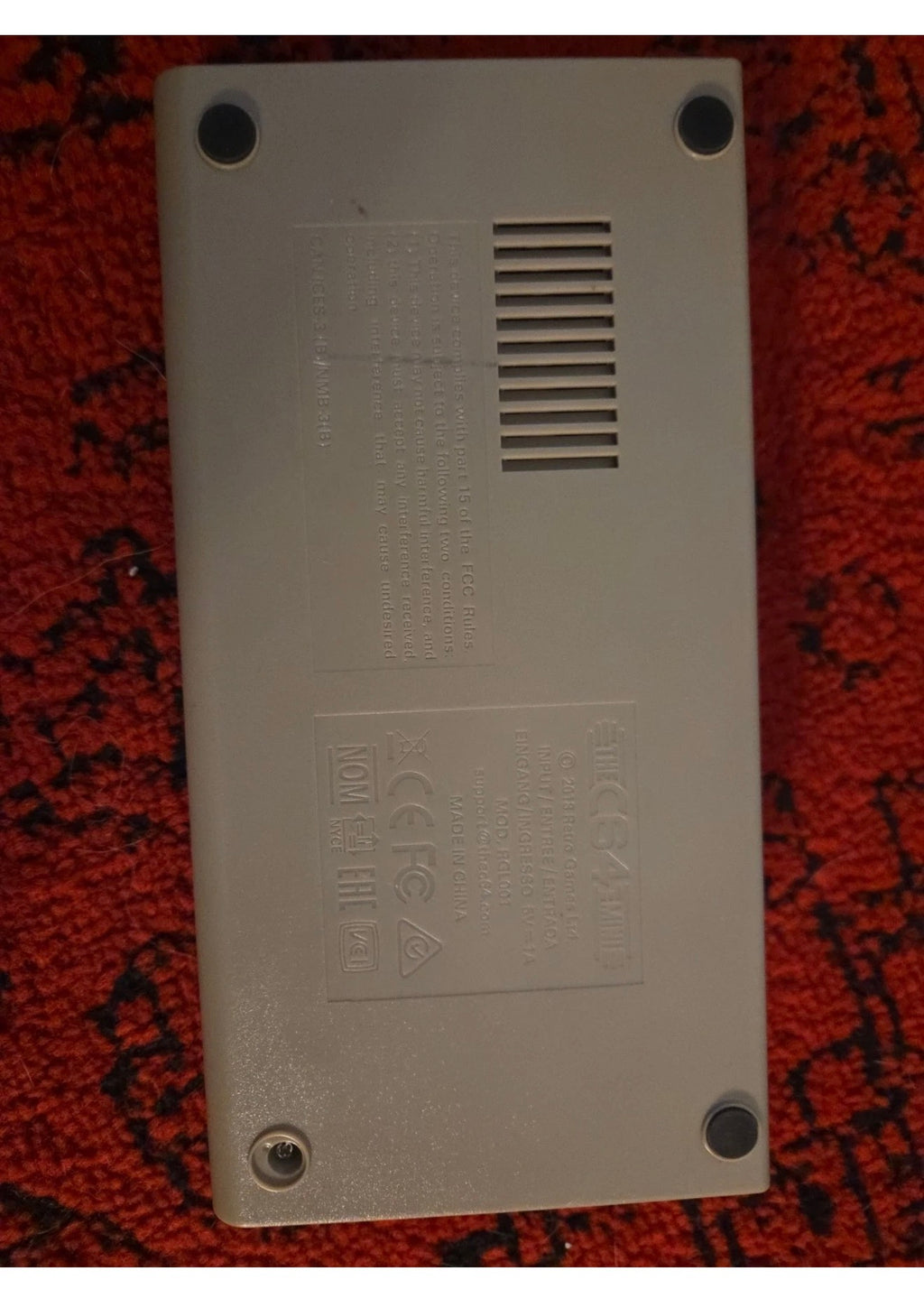 COMMODORE 64