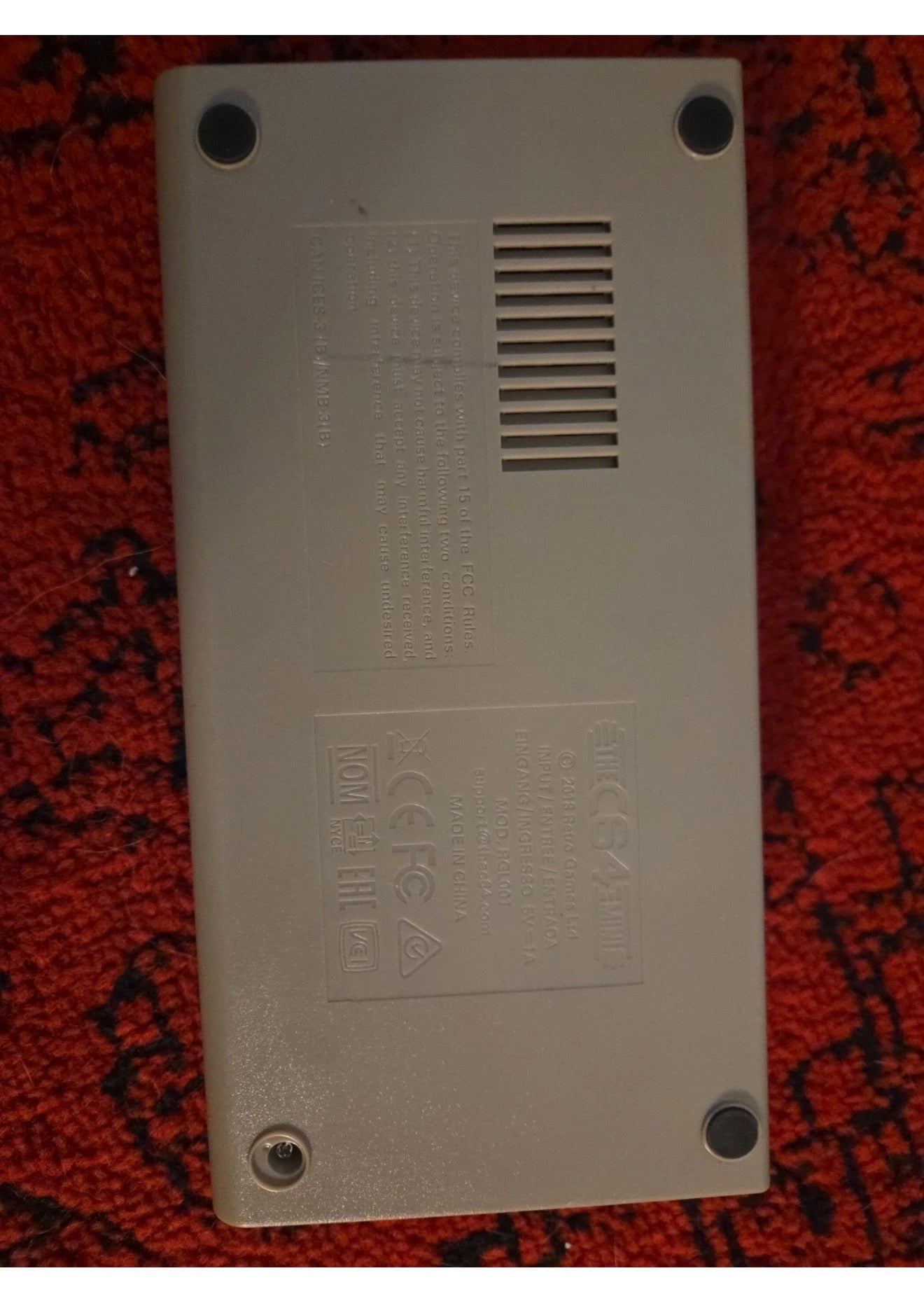 COMMODORE 64