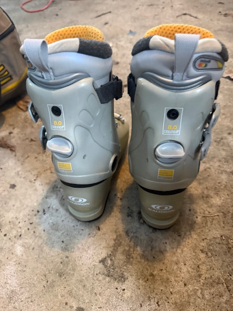 SKI BOOTS