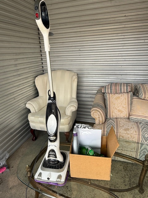 SHARK VACCUUM
