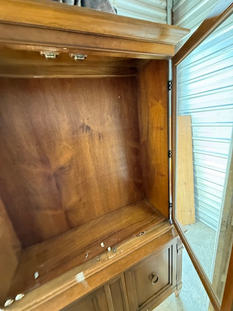 CHINA CLOSET