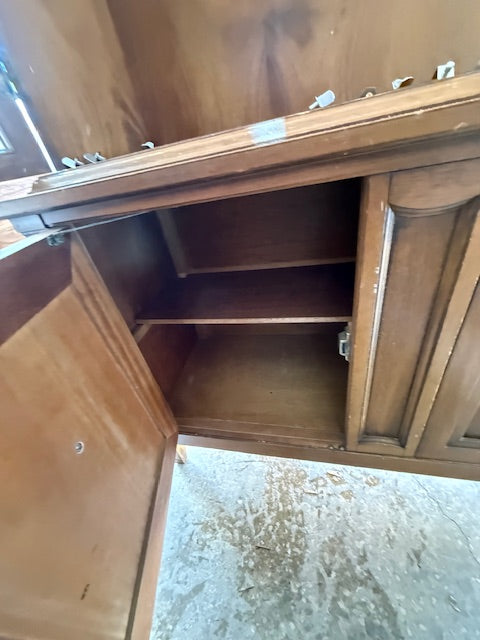 CHINA CLOSET