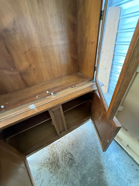 CHINA CLOSET