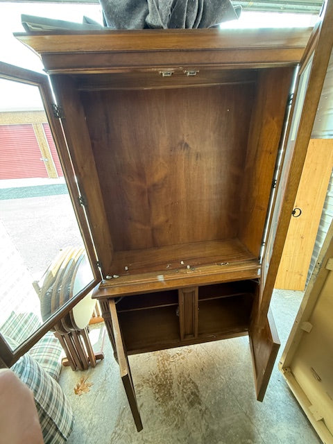 CHINA CLOSET
