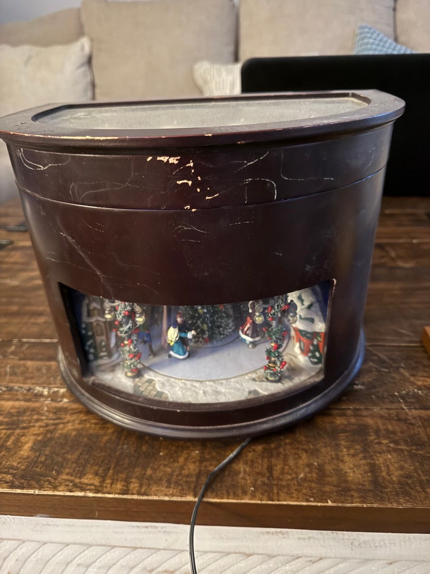 CHRISTMAS MUSIC BOX