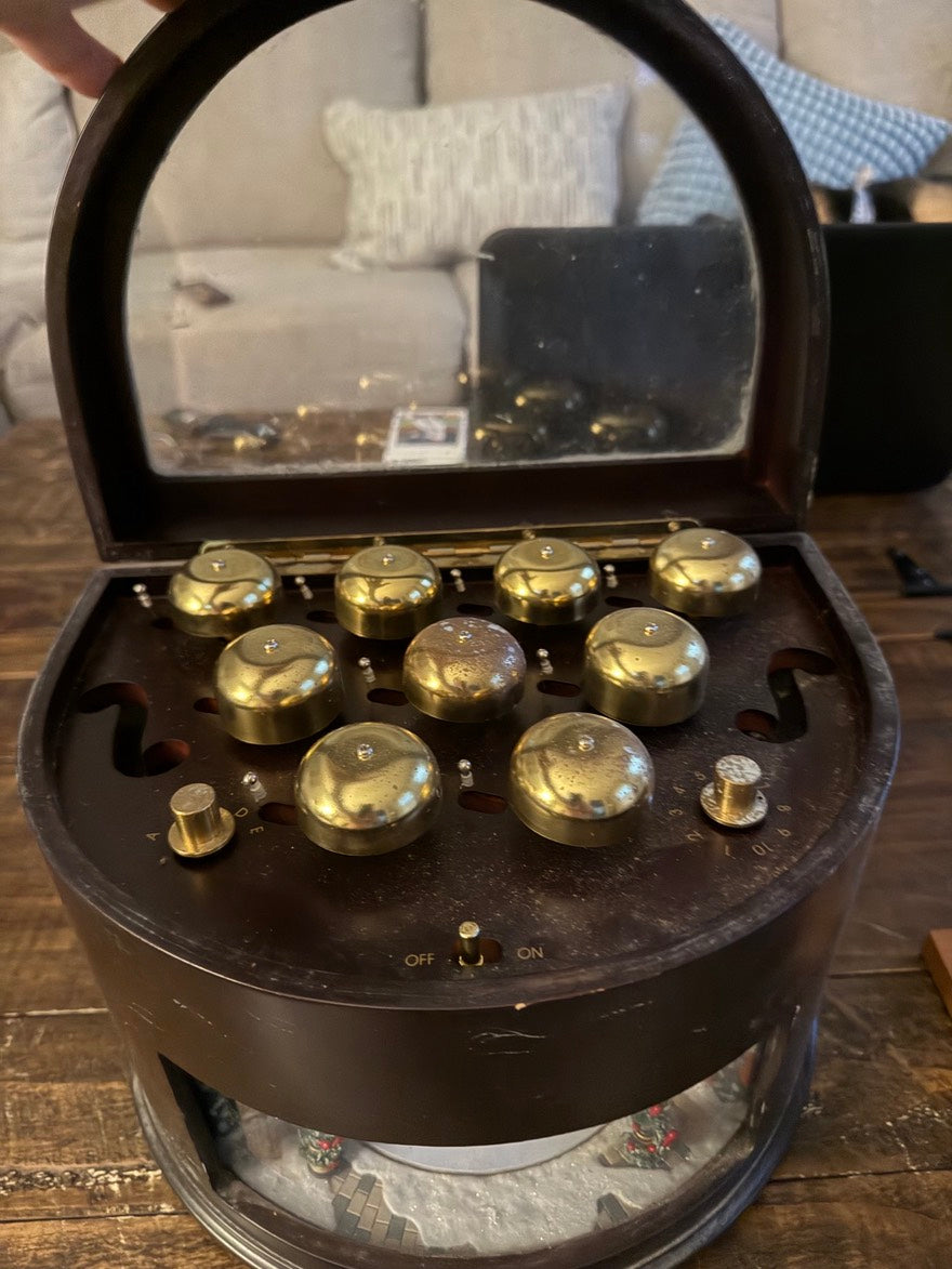 CHRISTMAS MUSIC BOX