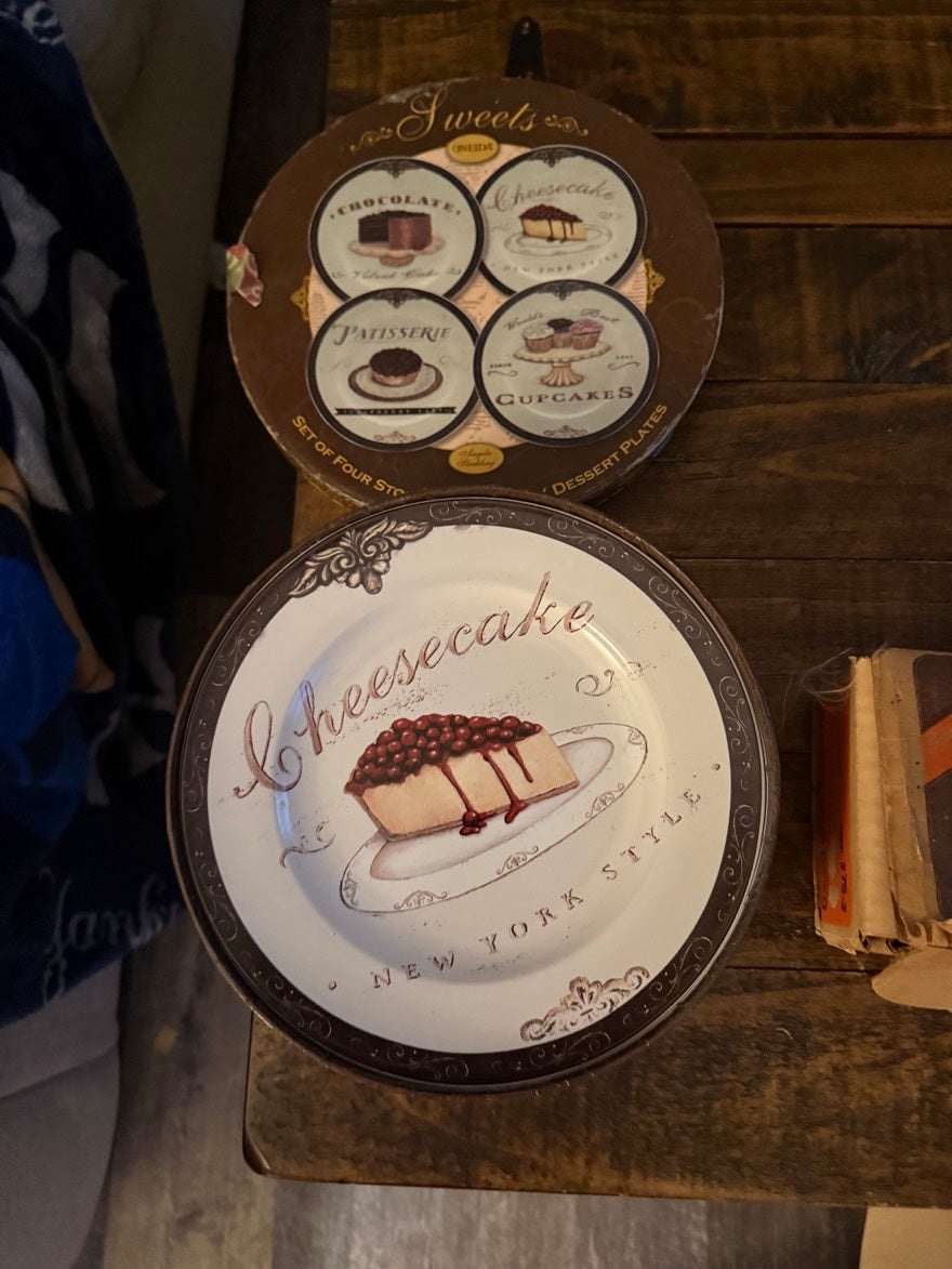 DESSERT PLATES