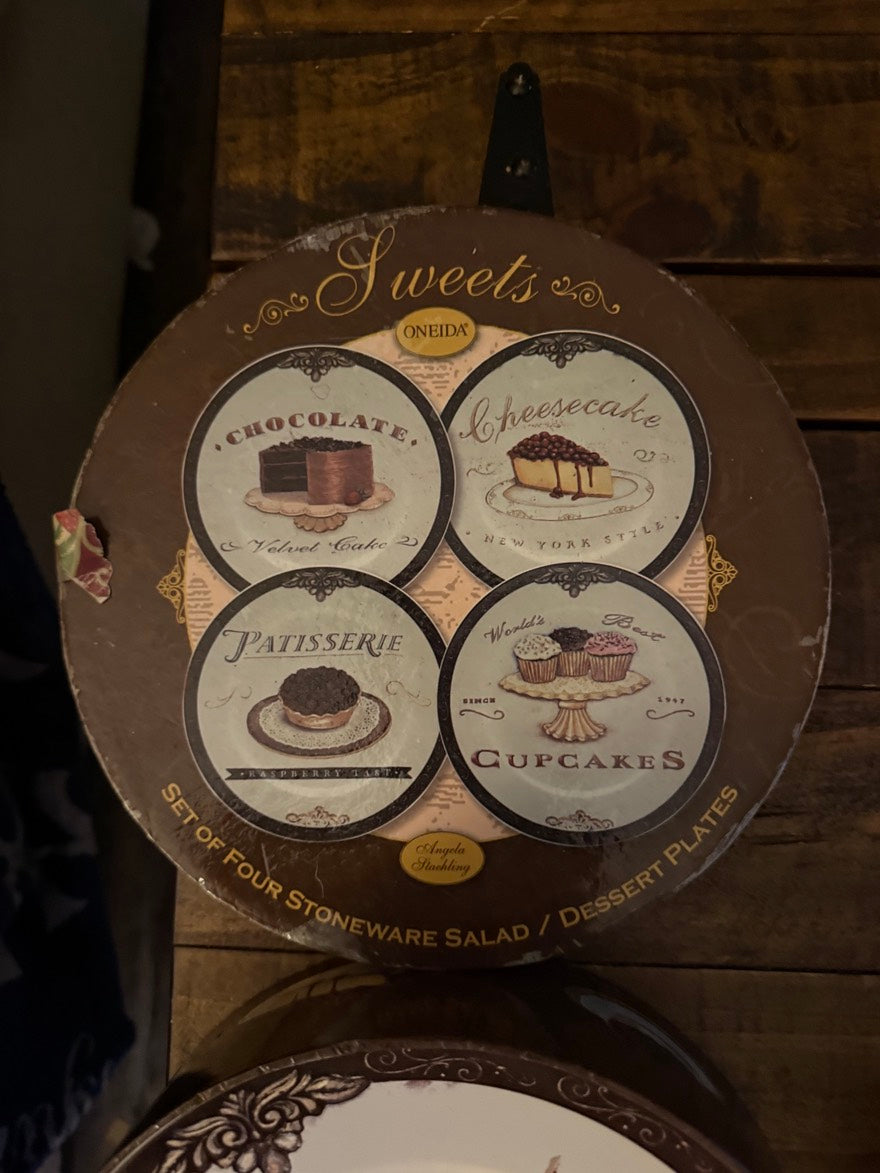 DESSERT PLATES