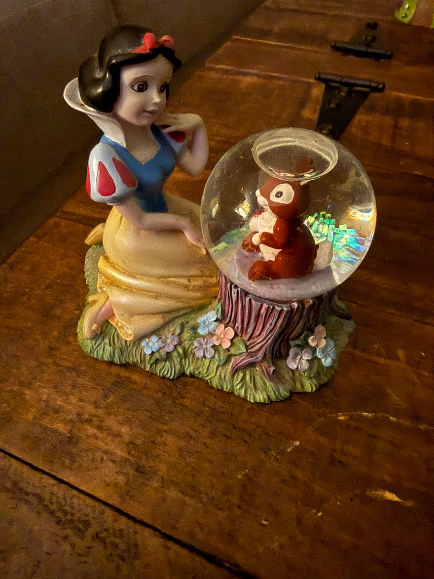 DISNEY SNOWGLOBES