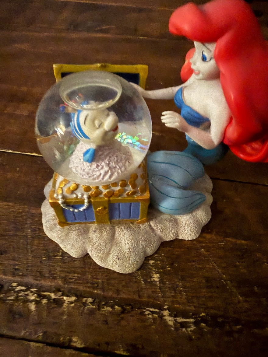 DISNEY SNOWGLOBES