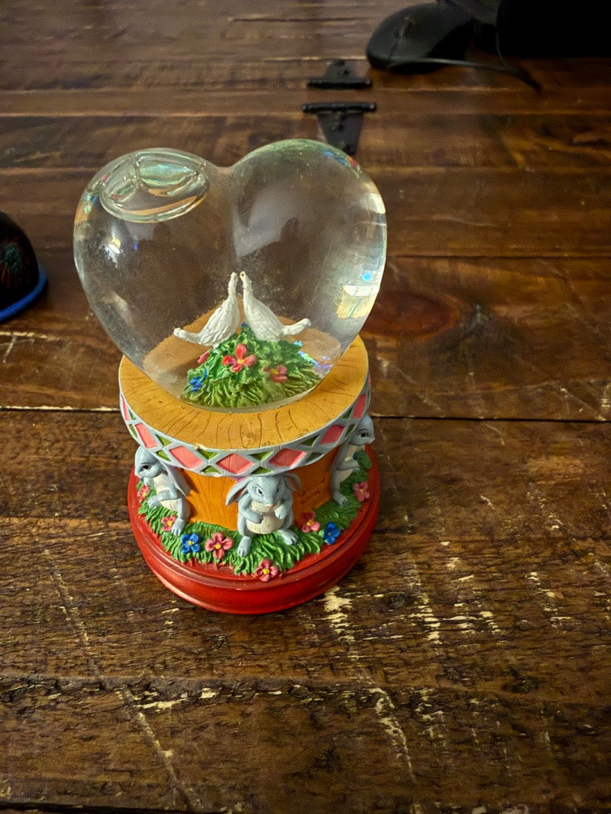DISNEY SNOWGLOBES
