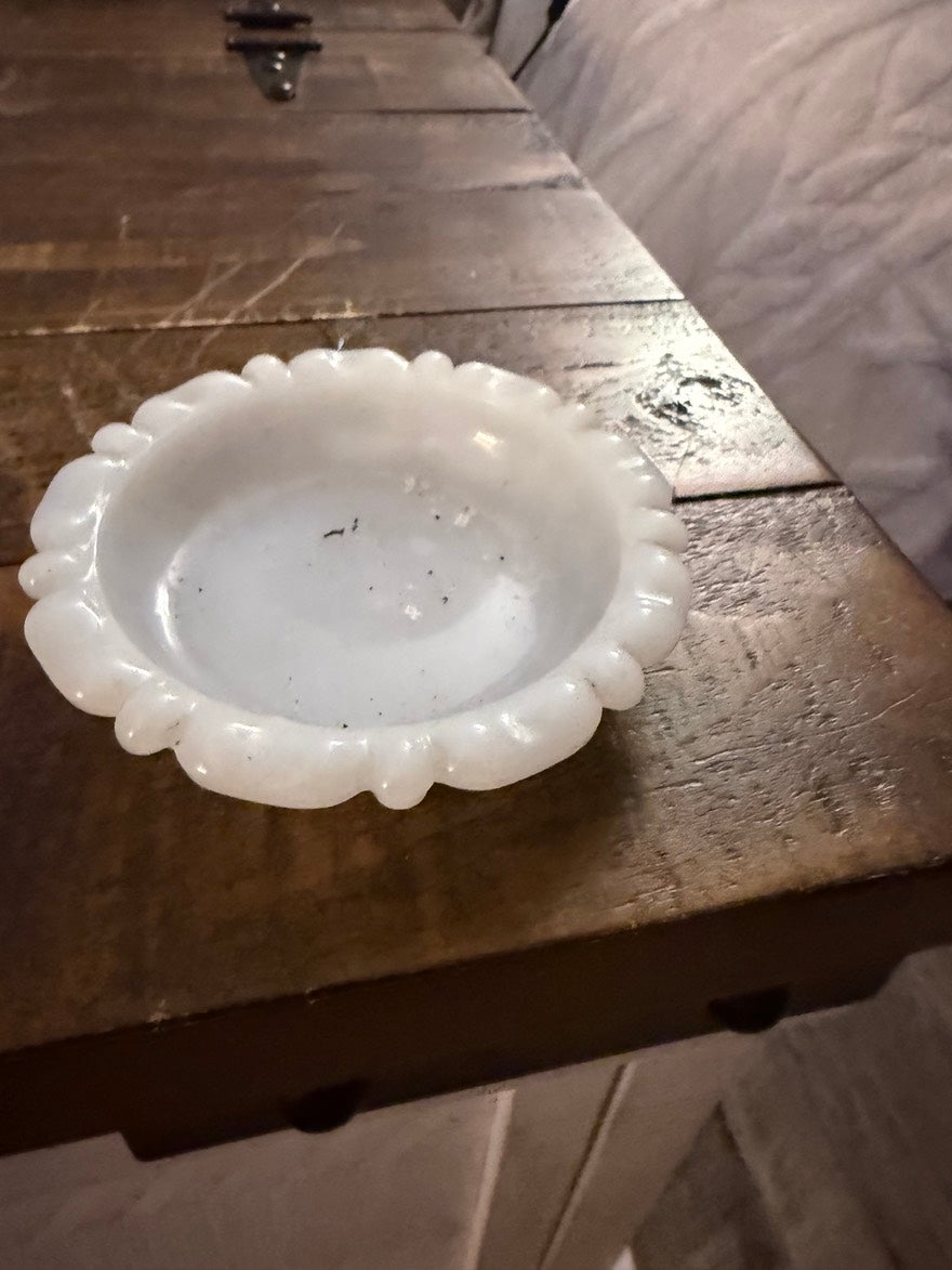 WHITE GLASS