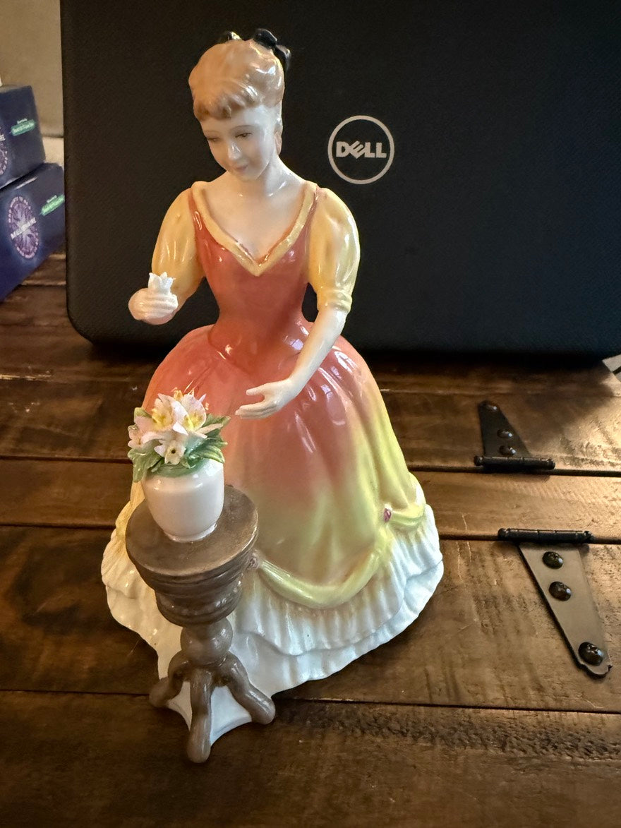 ROYAL DOULTON