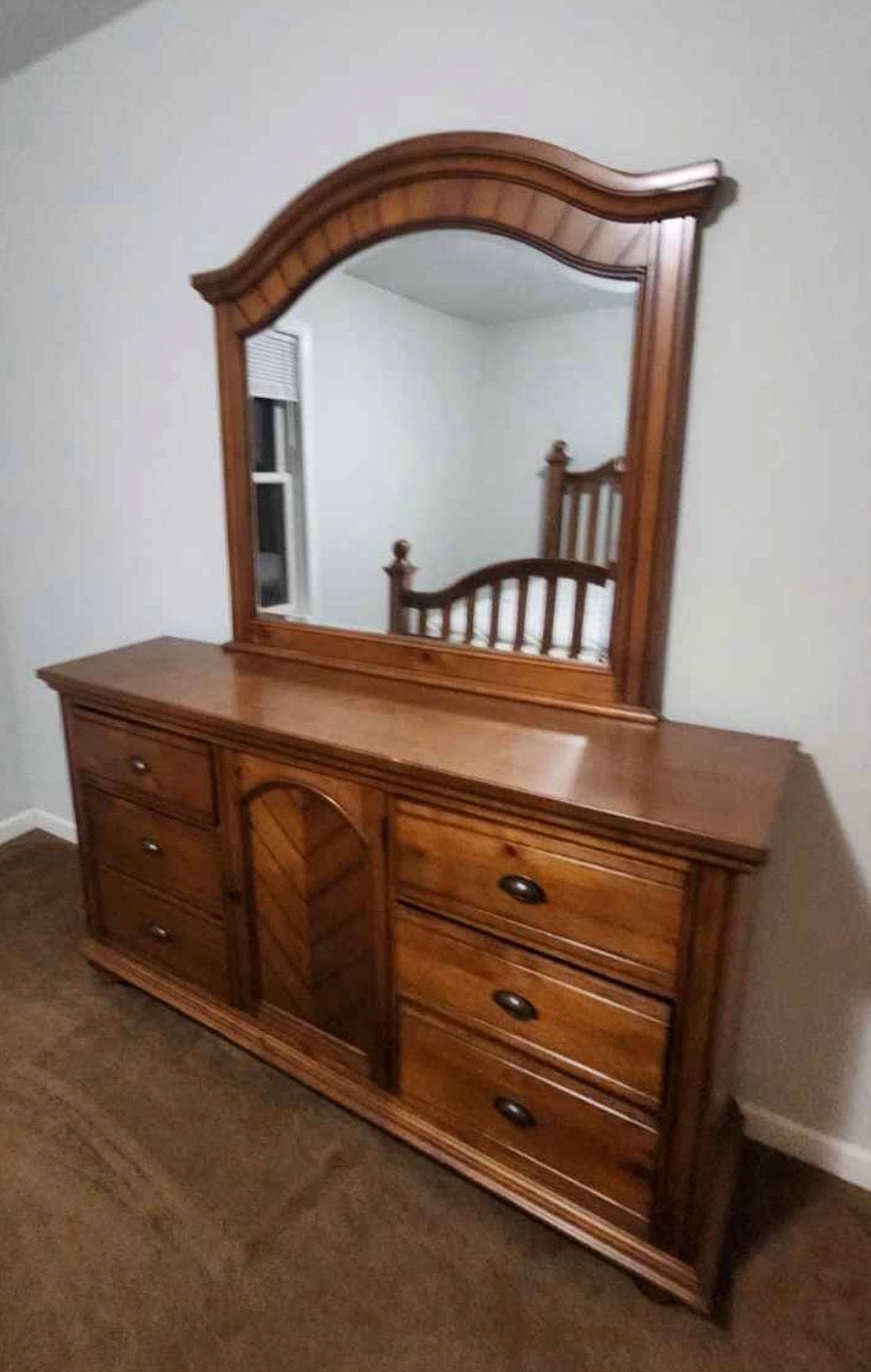 Queen Bed Set
