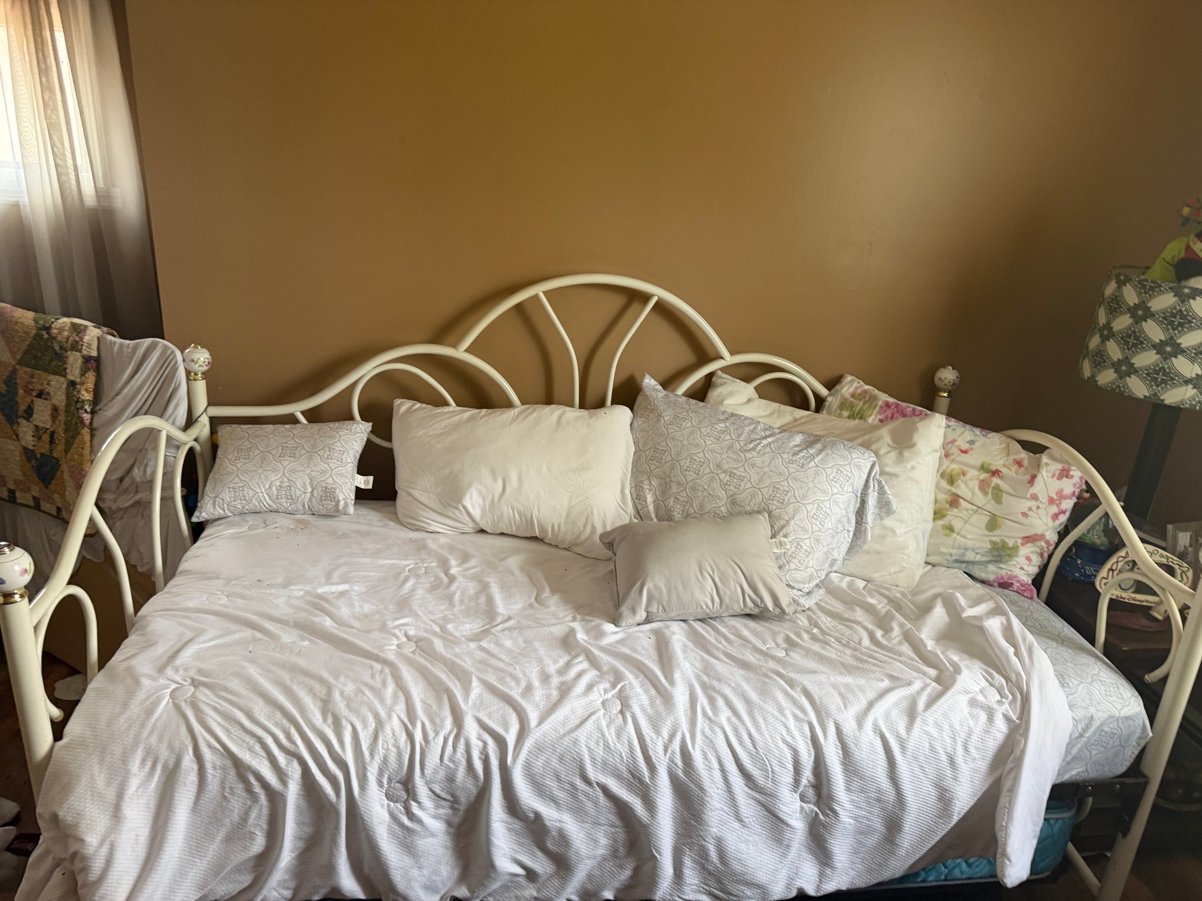 Daybed with Twin Trundle